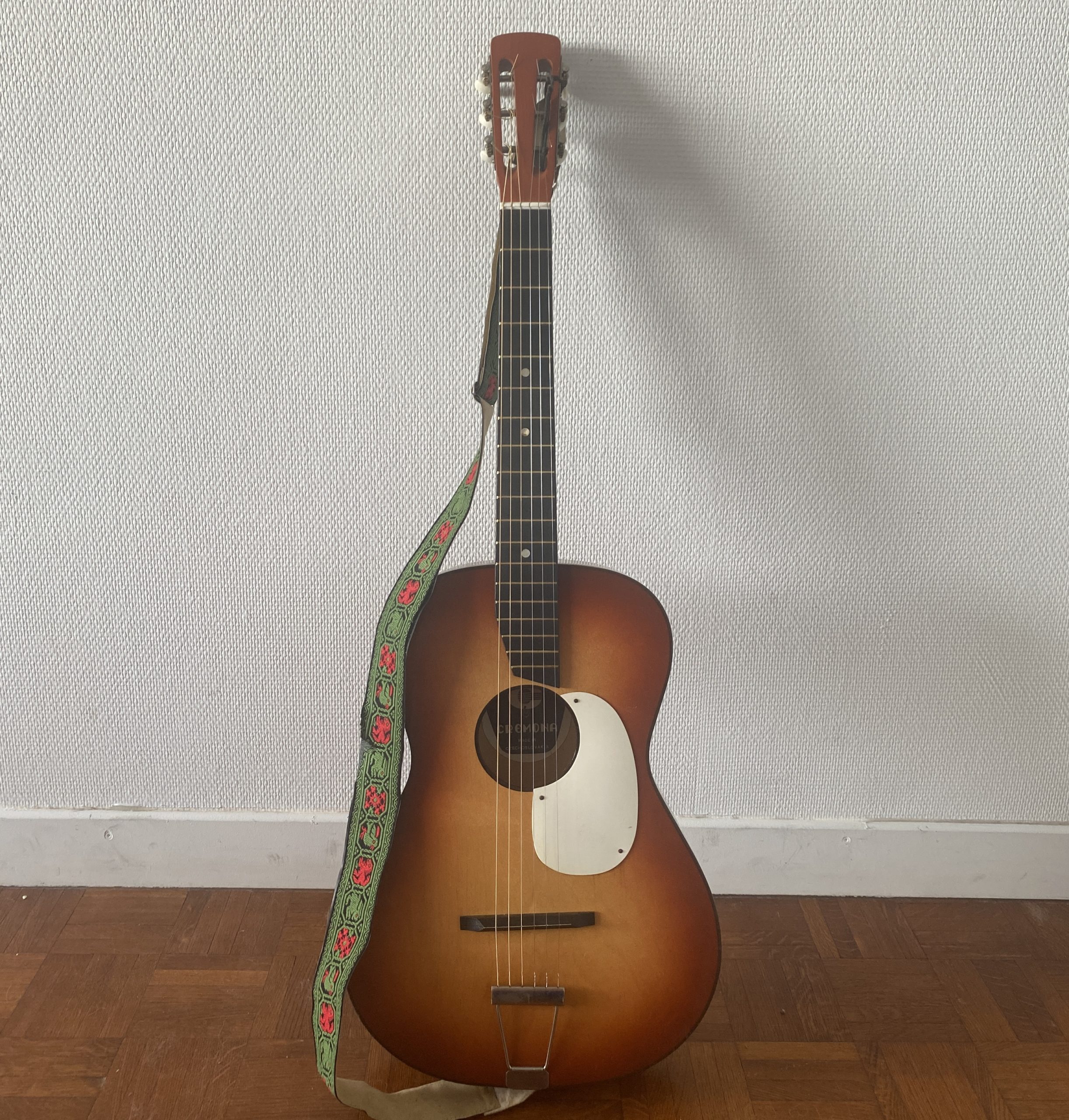 CREMONA Folk blues parlor guitar CREMONA Folk blues parlor guitar