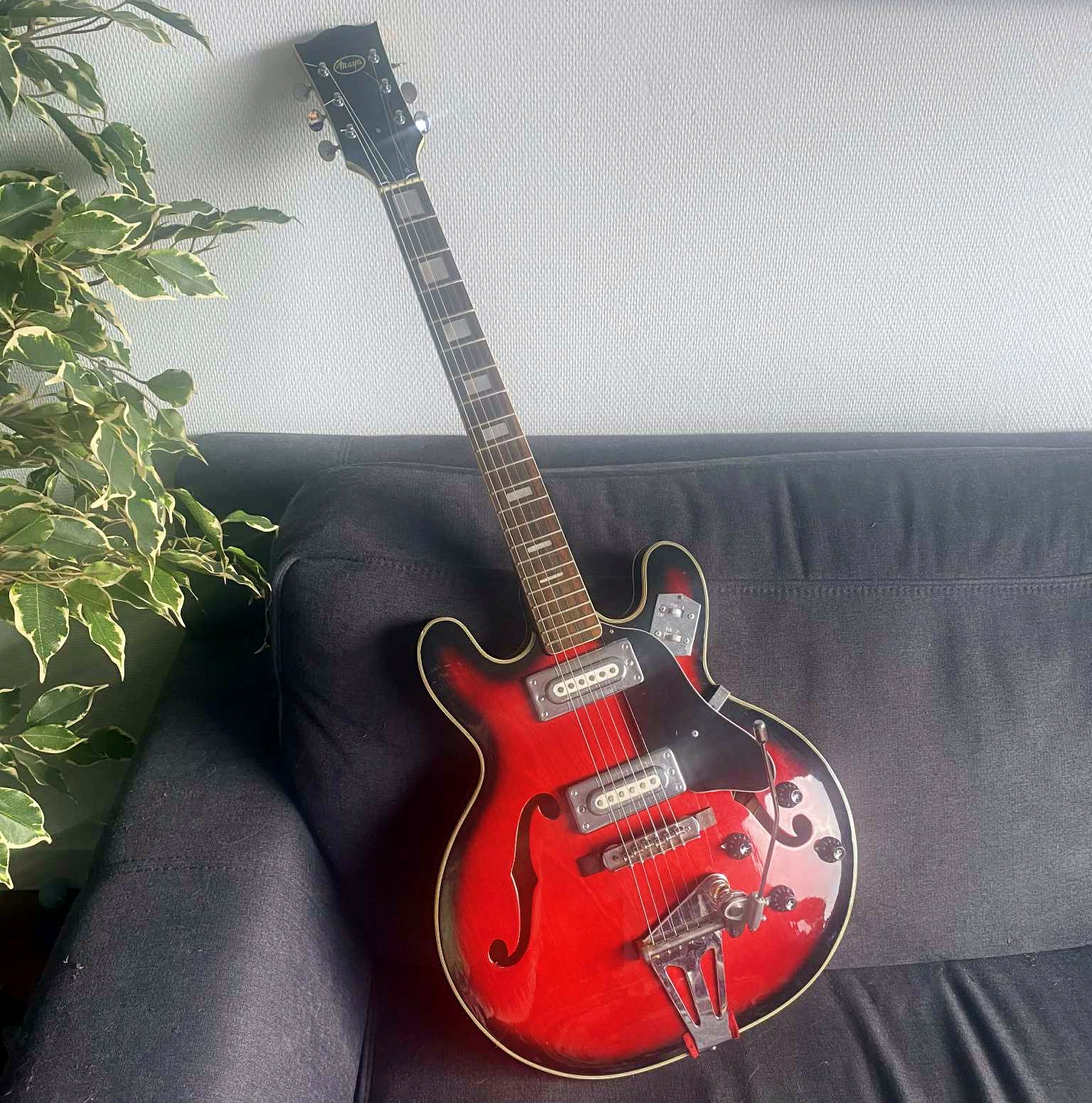 MAYA electric guitar ES335 Semi-Hollow MAYA electric guitar ES335 Semi-Hollow